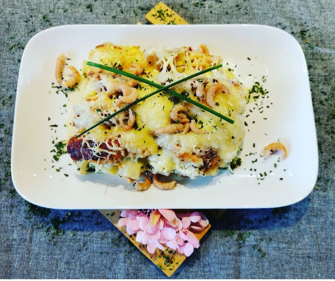 Asperge-zalm schotel met garnaaltjes