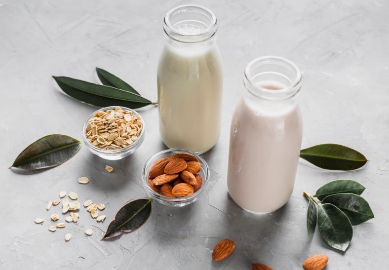 Voedingstrends voor 2025, bio melk, bio zuivel, vegan